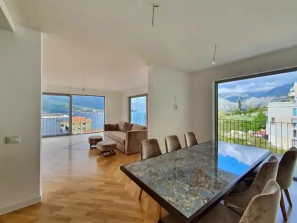 Trosoban stan 208 m² – Dobrota, Kotor — fotografija 3