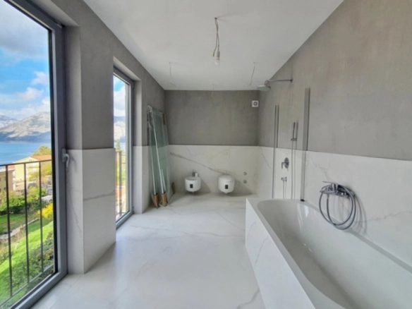 Trosoban stan 208 m² – Dobrota, Kotor — fotografija 8
