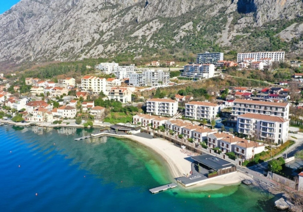 Trosoban-stan-sa-pogledom-na-more-u-Dobroti-Kotor-9 Trosoban stan 208 m² – Dobrota, Kotor — fotografija 10