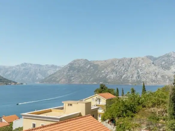 Trosoban stan 208 m² – Dobrota, Kotor — fotografija 15