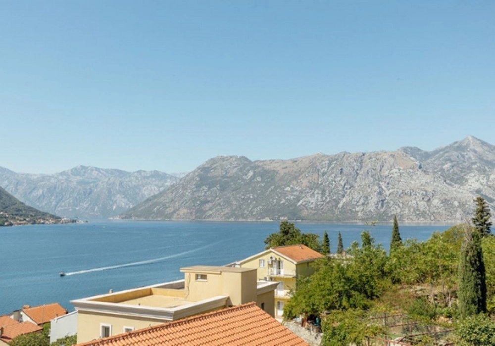 Trosoban-stan-sa-pogledom-na-more-u-Dobroti-Kotor-14 Trosoban stan 208 m² – Dobrota, Kotor — fotografija 15