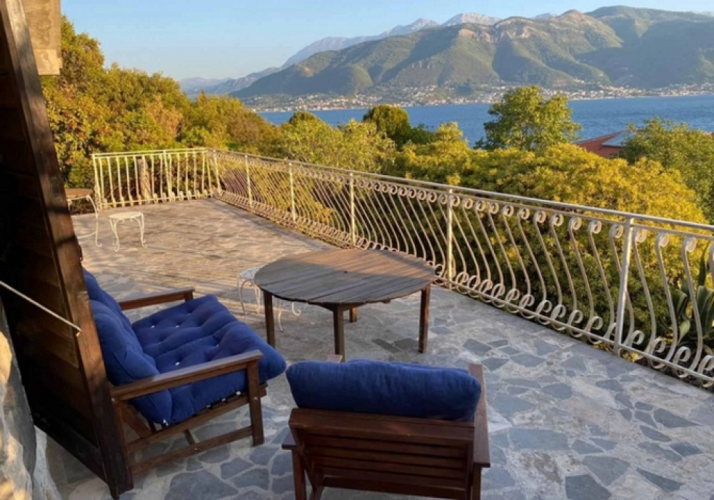 Kamena-kuca-uz-more-u-Kumboru-Herceg-Novi Kamena kuća uz more u Kumboru