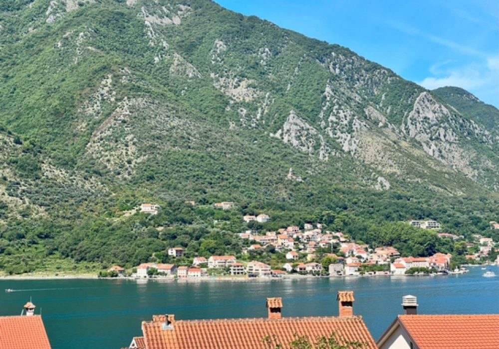 Kuca-za-mini-hotel-sa-bazenom-u-Dobroti-Kotor-13 Hotel 255 m² – Dobrota, Kotor — fotografija 14