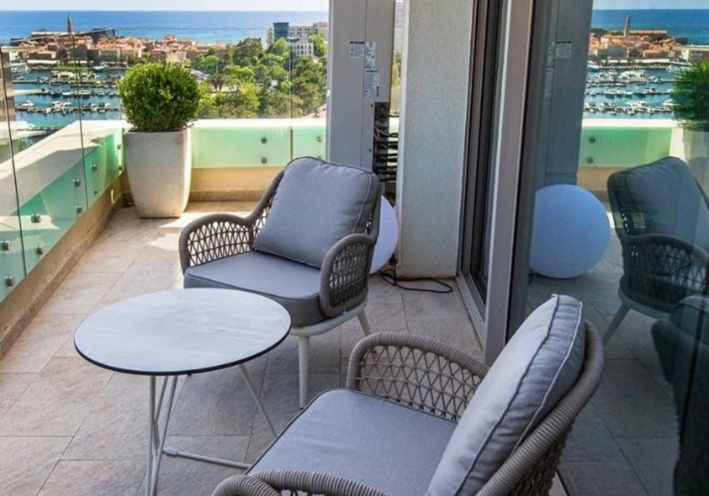 Trosoban-stan-sa-pogledom-na-more-u-Rozinu-Budva-6 Trosoban stan 144 m² – Rozino, Budva — fotografija 7
