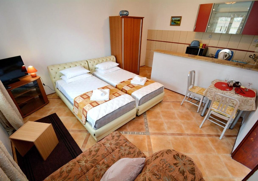 Hotel-sa-pogledom-na-more-u-Muu-Kotor-1 Hotel 450 m² – Muo, Kotor — fotografija 2