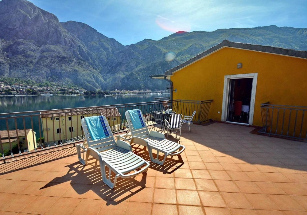 Hotel-sa-pogledom-na-more-u-Muu-Kotor-4 Hotel 450 m² – Muo, Kotor — fotografija 5