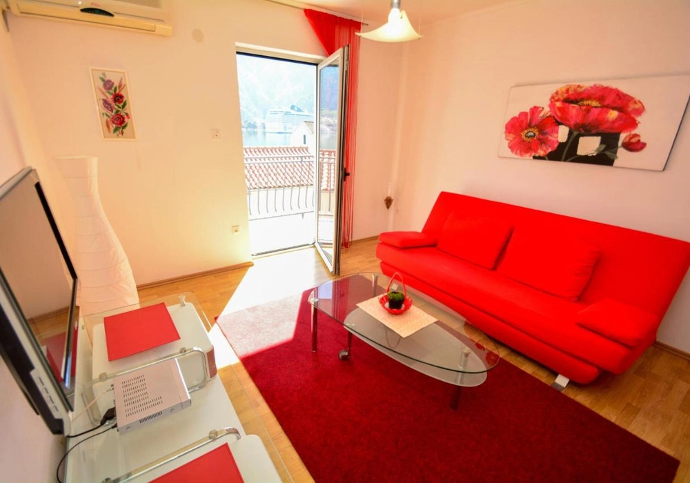 Hotel-sa-pogledom-na-more-u-Muu-Kotor-11 Hotel 450 m² – Muo, Kotor — fotografija 12