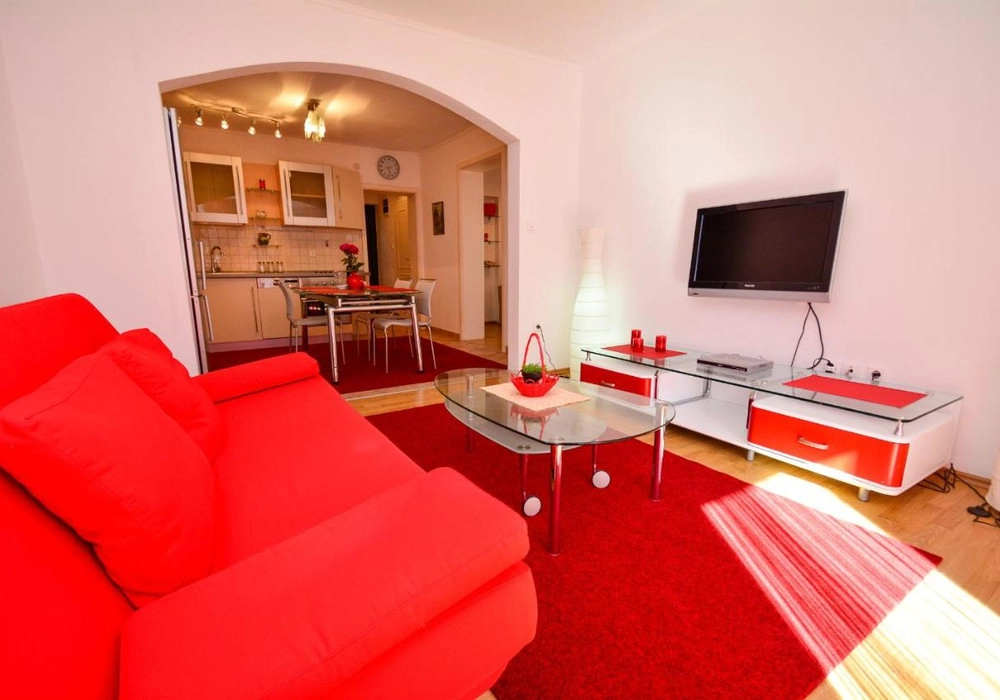 Hotel-sa-pogledom-na-more-u-Muu-Kotor-12 Hotel 450 m² – Muo, Kotor — fotografija 13