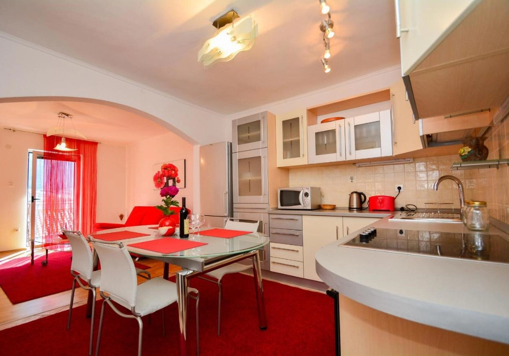 Hotel-sa-pogledom-na-more-u-Muu-Kotor-14 Hotel 450 m² – Muo, Kotor — fotografija 15