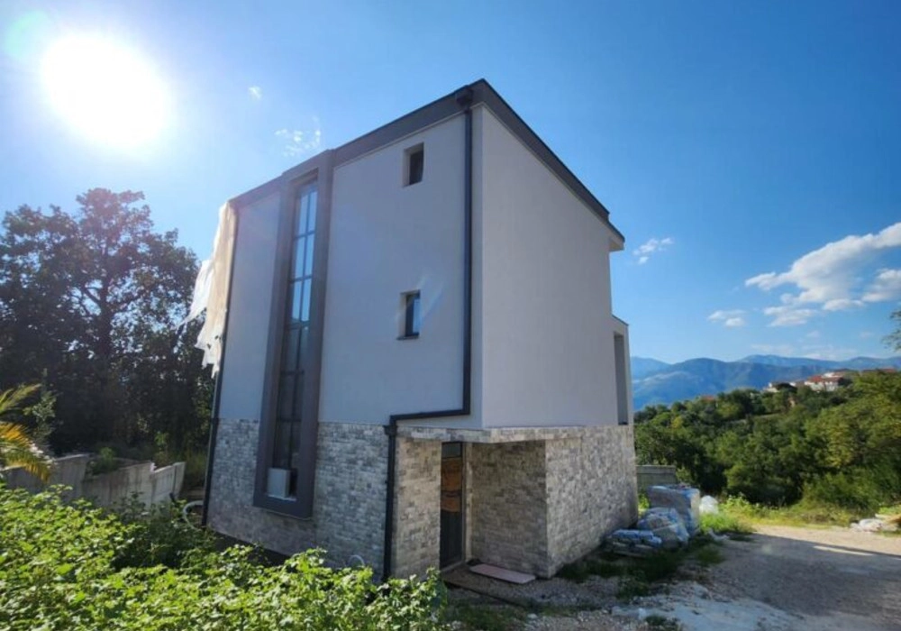 Kuca-sa-bazenom-u-naselju-Gorica-Tivat-11 Kuća – Gorica, Tivat — fotografija 12