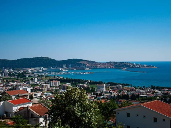 Kuća sa bazenom u Vitićima