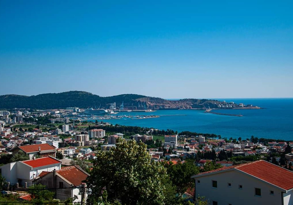 Kuca-s-bazenom-u-Viticima-Bar Kuća sa bazenom u Vitićima