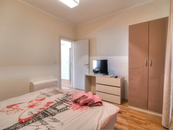 Trosoban stan 125 m² – Vidikovac, Budva — fotografija 13
