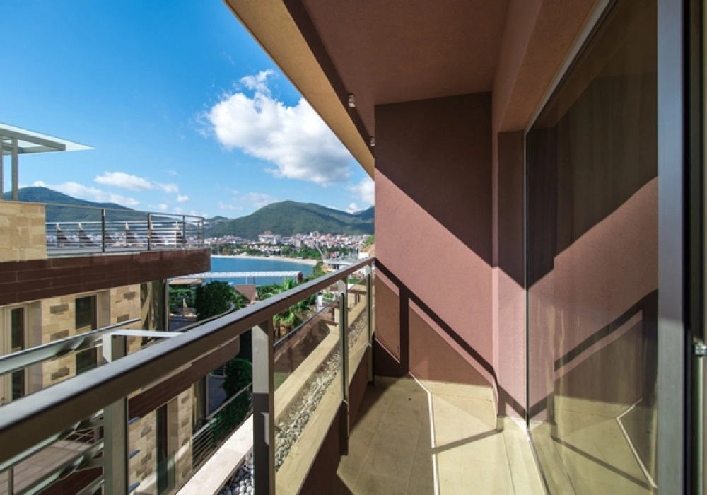 Trosoban-stan-u-kompleksu-Harmonia-Vidikovac-Budva-14 Trosoban stan 125 m² – Vidikovac, Budva — fotografija 15