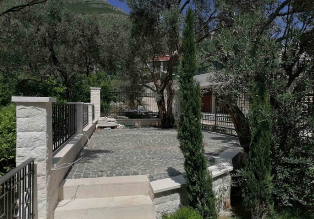 Kuca-sa-bazenom-u-Rezevicima-Budva-3 Kuća – Reževići, Budva — fotografija 4