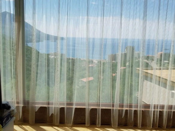 Kuća sa bazenom u Bečićima