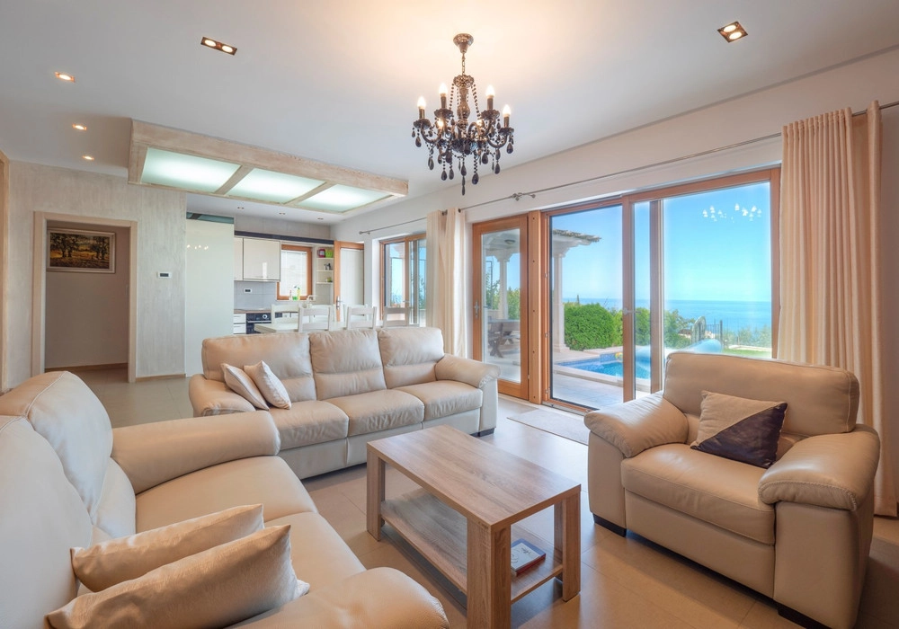Kuca-sa-bazenom-u-Rezevicima-Budva-1 Kuća 210 m² – Reževići, Budva — fotografija 2