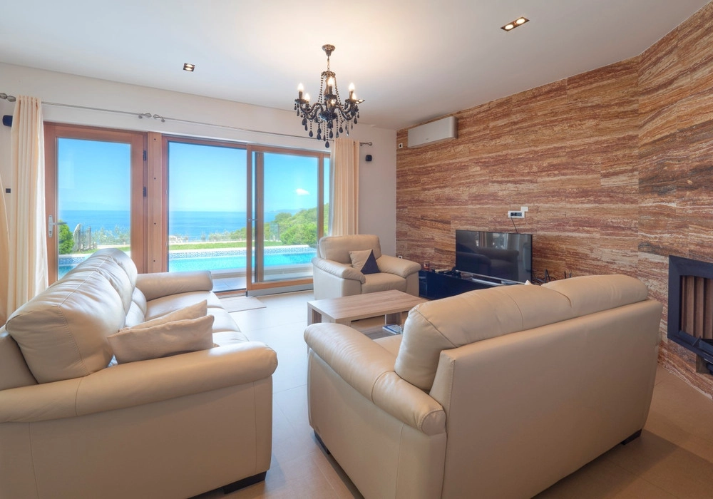 Kuca-sa-bazenom-u-Rezevicima-Budva-2 Kuća 210 m² – Reževići, Budva — fotografija 3