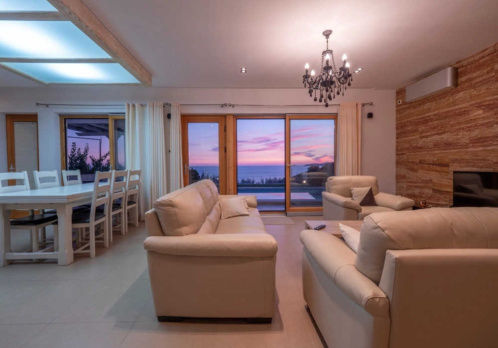 Kuca-sa-bazenom-u-Rezevicima-Budva-3 Kuća 210 m² – Reževići, Budva — fotografija 4