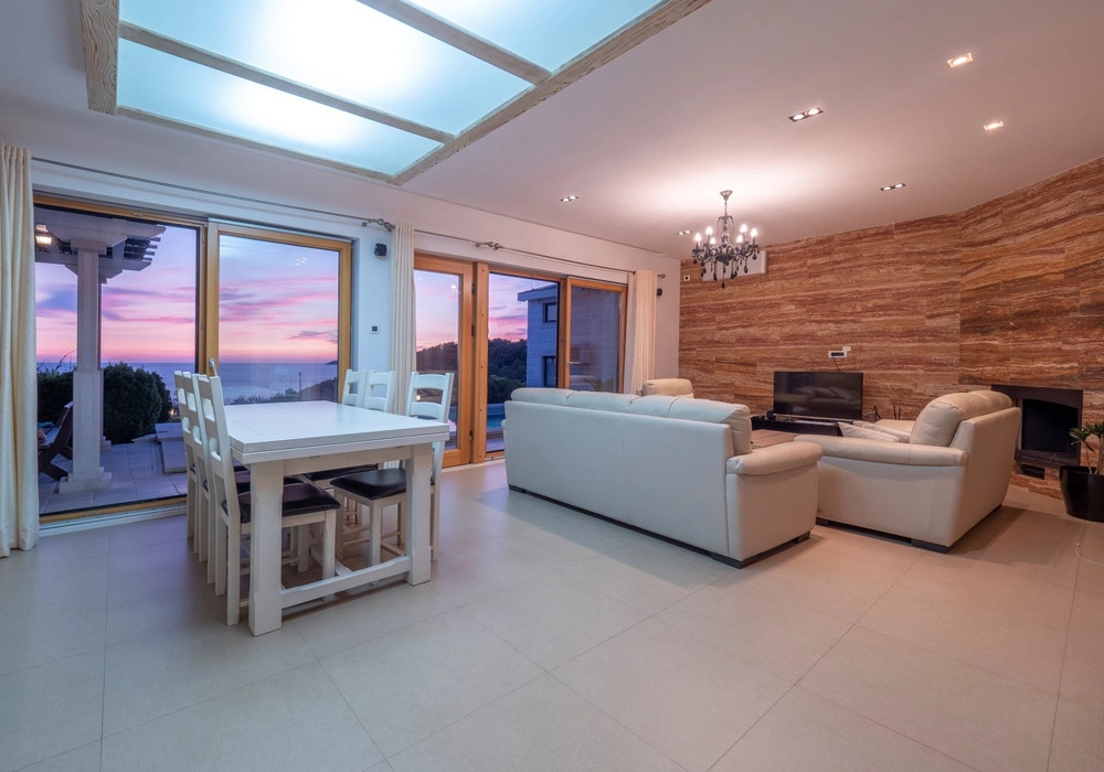 Kuca-sa-bazenom-u-Rezevicima-Budva-5 Kuća 210 m² – Reževići, Budva — fotografija 6
