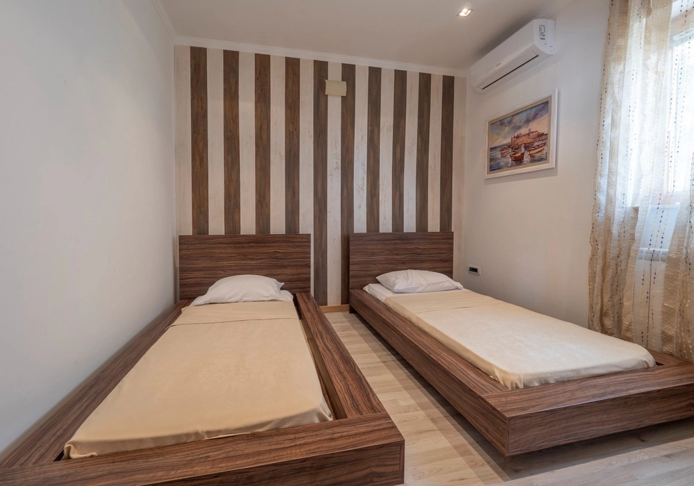 Kuca-sa-bazenom-u-Rezevicima-Budva-12 Kuća 210 m² – Reževići, Budva — fotografija 13