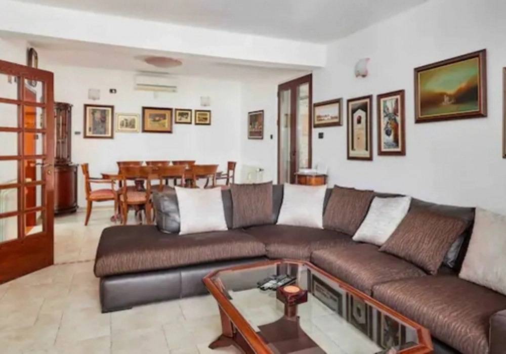 Kuca-sa-dvoristem-u-Dobroti-Kotor-7 Kuća 120 m² – Dobrota, Kotor — fotografija 8