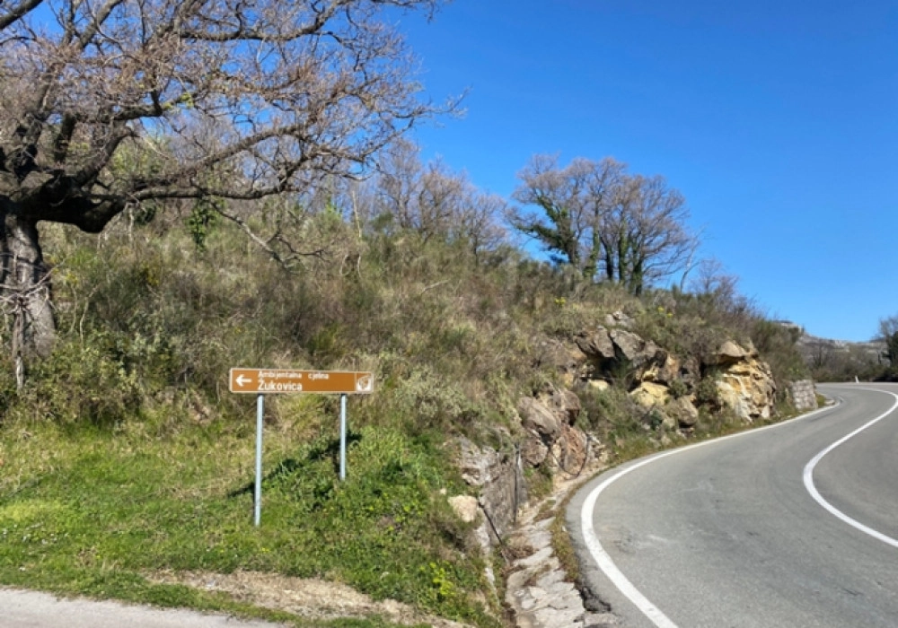 Plac-za-gradnju-sa-pogledom-na-more-Budva-4 Plac 5.914 m² – Budva — fotografija 5
