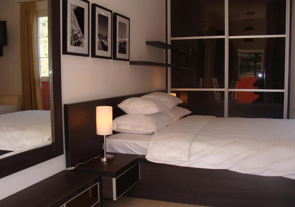 Mali-apart-hotel-u-Prznu-Budva-1 Hotel 170 m² – Pržno, Budva — fotografija 2