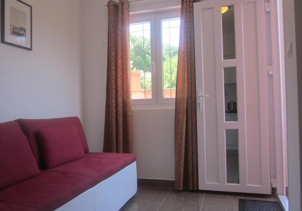 Mali-apart-hotel-u-Prznu-Budva-2 Hotel 170 m² – Pržno, Budva — fotografija 3