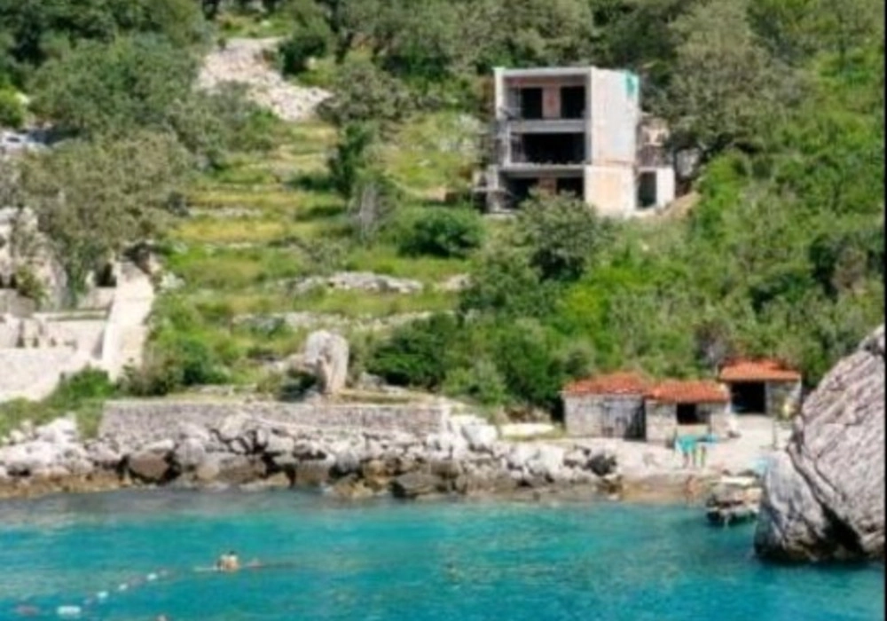 Plac-blizu-mora-u-Rezevicima-Budva-2 Plac 1.100 m² – Reževići, Budva — fotografija 3