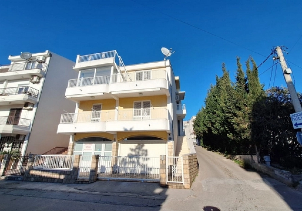 Kuca-sa-poslovnim-prostorom-u-Viticima-Bar-1 Kuća – Zeleni pojas, Bar — fotografija 2