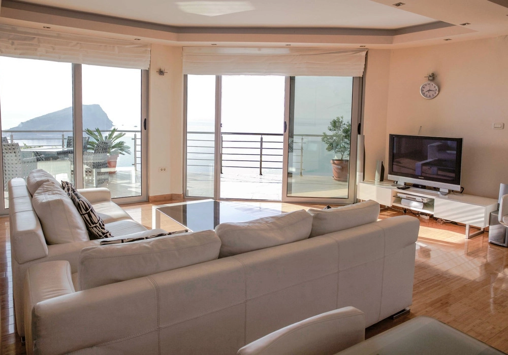 Trosoban-stan-sa-bazenom-u-Komosevini-Budva-3 Trosoban stan 211 m² – Komoševina, Budva — fotografija 4