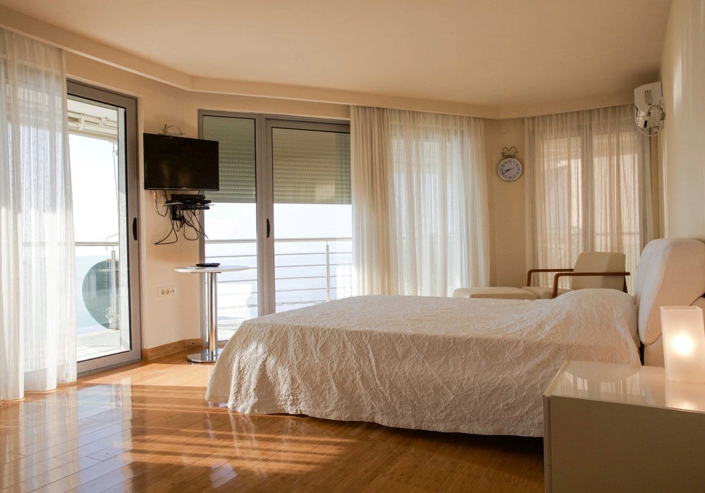 Trosoban-stan-sa-bazenom-u-Komosevini-Budva-6 Trosoban stan 211 m² – Komoševina, Budva — fotografija 7