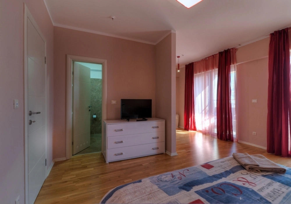 Trosoban-stan-u-kompleksu-Harmonia-Vidikovac-Budva-8 Trosoban stan 149 m² – Vidikovac, Budva — fotografija 9