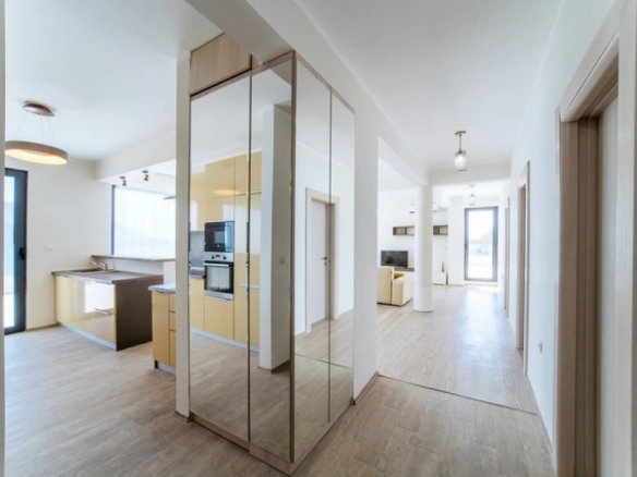 Trosoban stan 257 m² – Boreti, Budva — fotografija 3