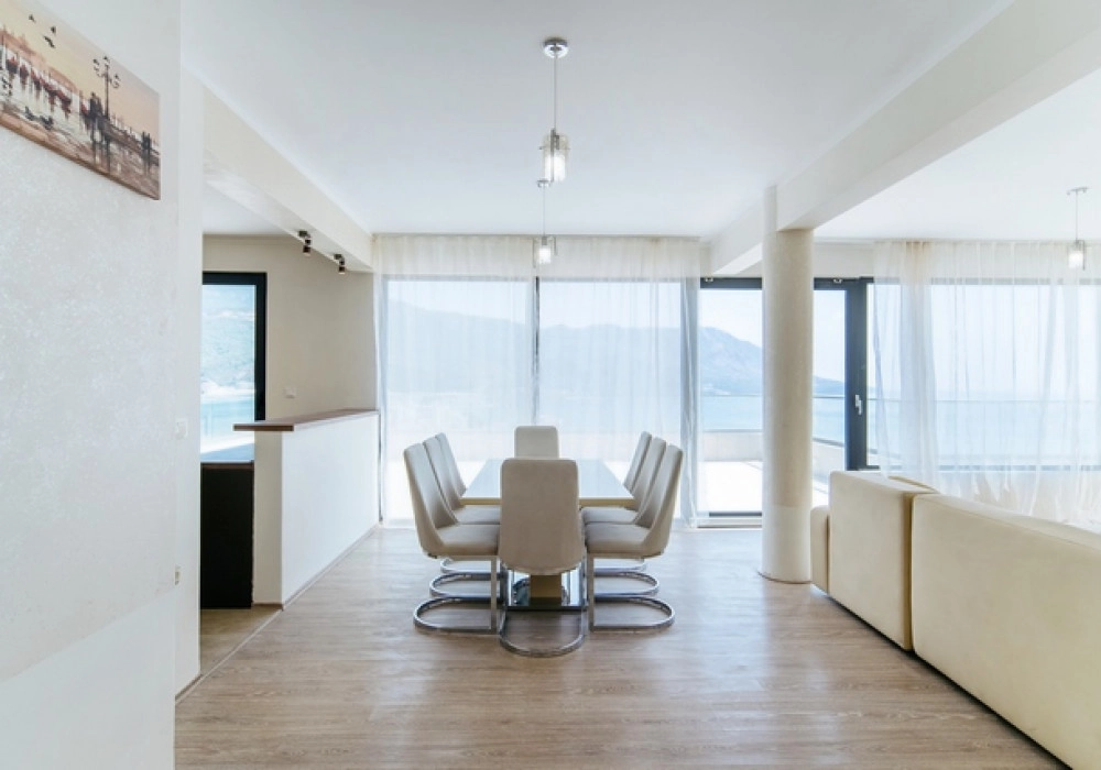 Trosoban-stan-sa-terasom-u-Boretima-Budva-4 Trosoban stan 257 m² – Boreti, Budva — fotografija 5