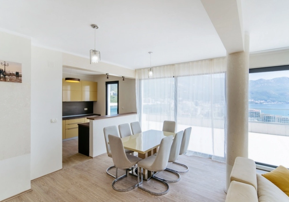 Trosoban-stan-sa-terasom-u-Boretima-Budva-7 Trosoban stan 257 m² – Boreti, Budva — fotografija 8