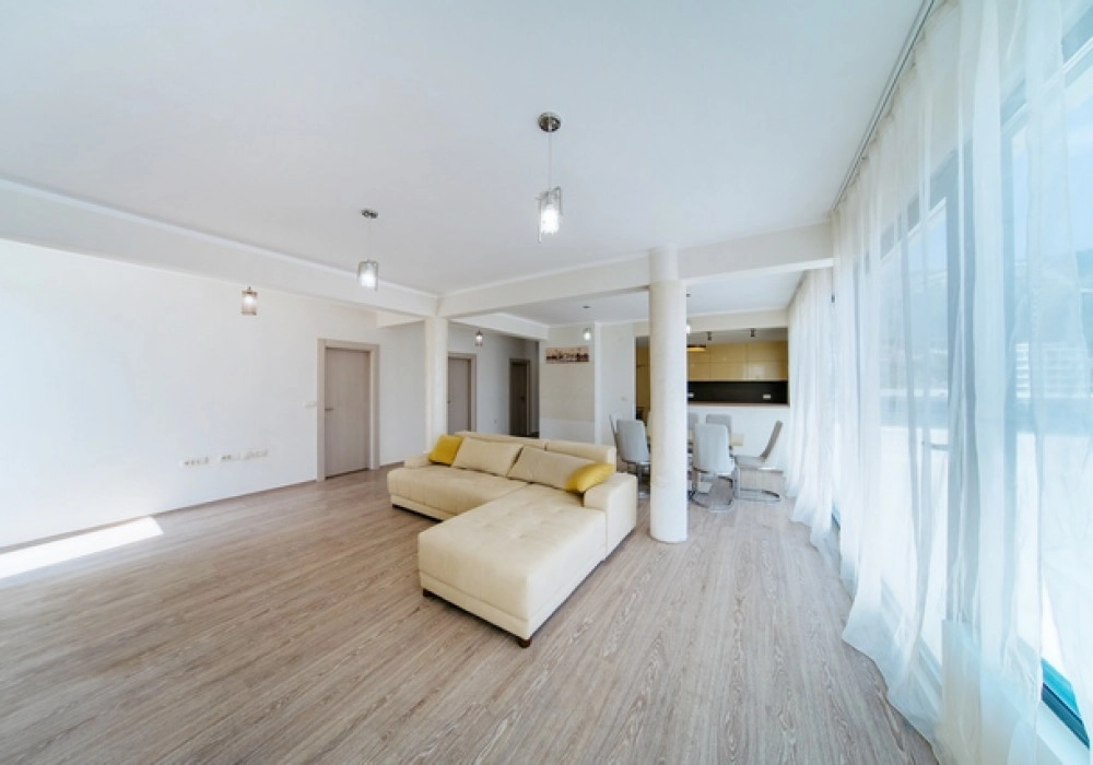 Trosoban-stan-sa-terasom-u-Boretima-Budva-11 Trosoban stan 257 m² – Boreti, Budva — fotografija 12