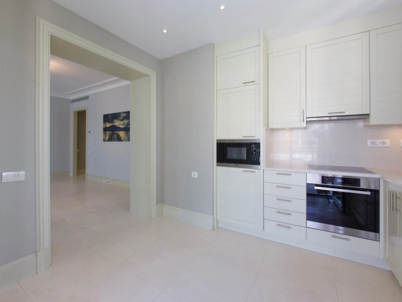 Dvosoban stan 128 m² – Gorica, Tivat — fotografija 7