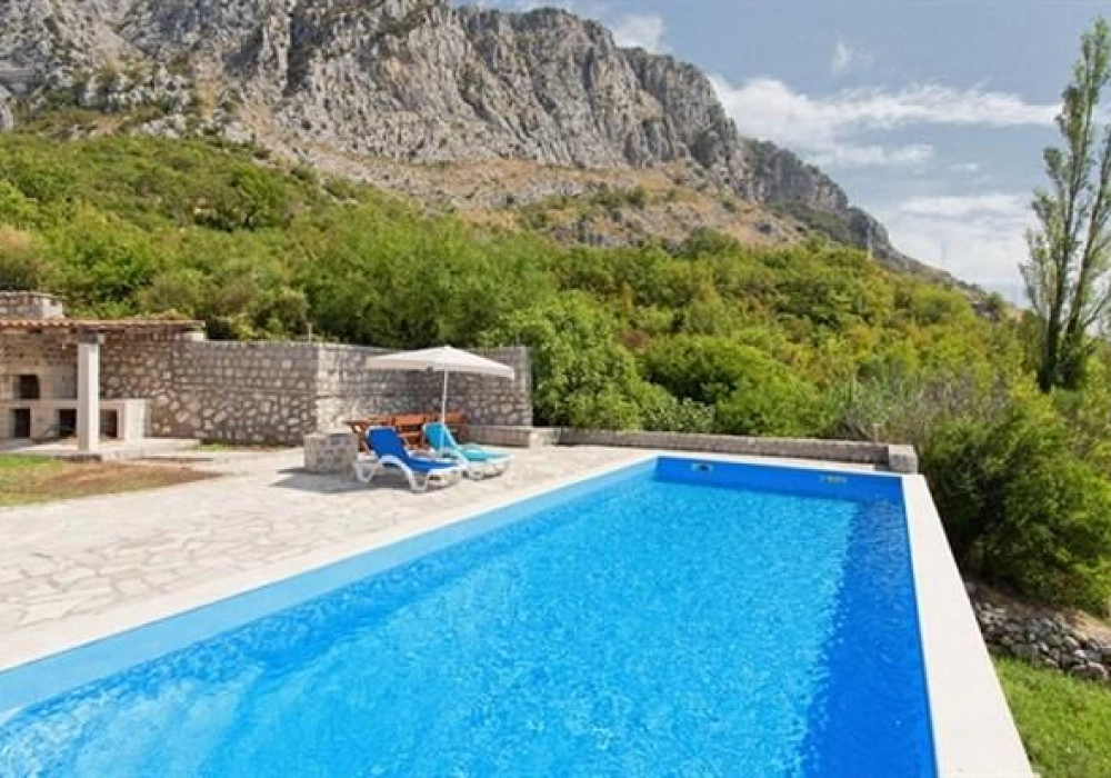 Kamena-kuca-sa-bazenom-u-Blizikucama-Budva-3 Kuća 500 m² – Blizikuće, Budva — fotografija 4