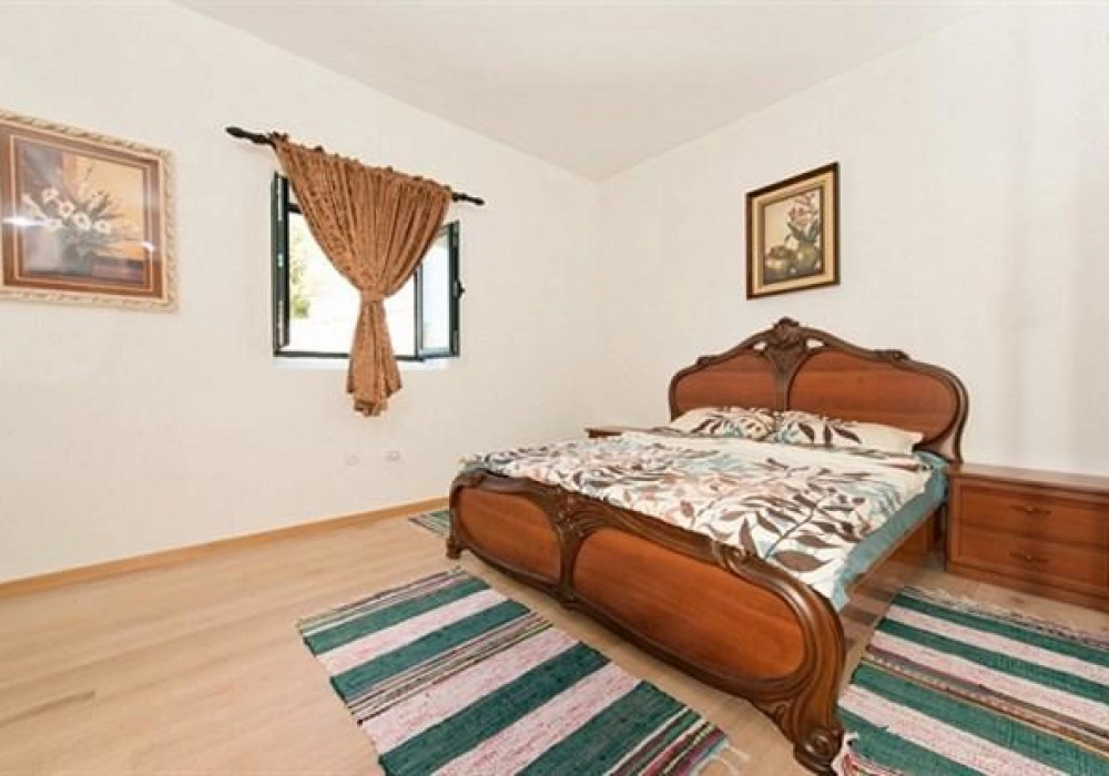 Kamena-kuca-sa-bazenom-u-Blizikucama-Budva-9 Kuća 500 m² – Blizikuće, Budva — fotografija 10