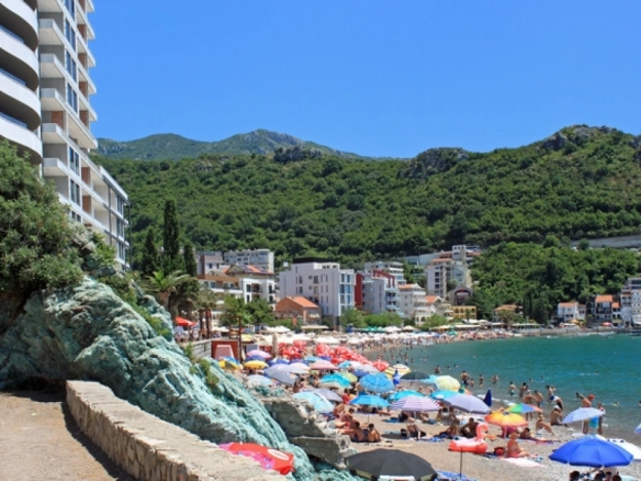 Trosoban stan 350 m² – Rafailovići, Budva — fotografija 2