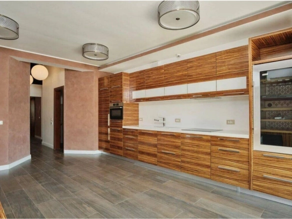 Trosoban stan 350 m² – Rafailovići, Budva — fotografija 8