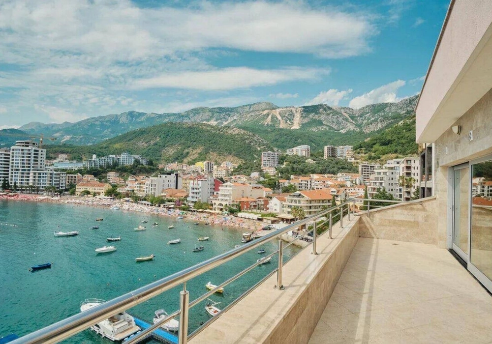 Trosoban-stan-uz-more-u-Rafailovicima-Budva-8 Trosoban stan 350 m² – Rafailovići, Budva — fotografija 9