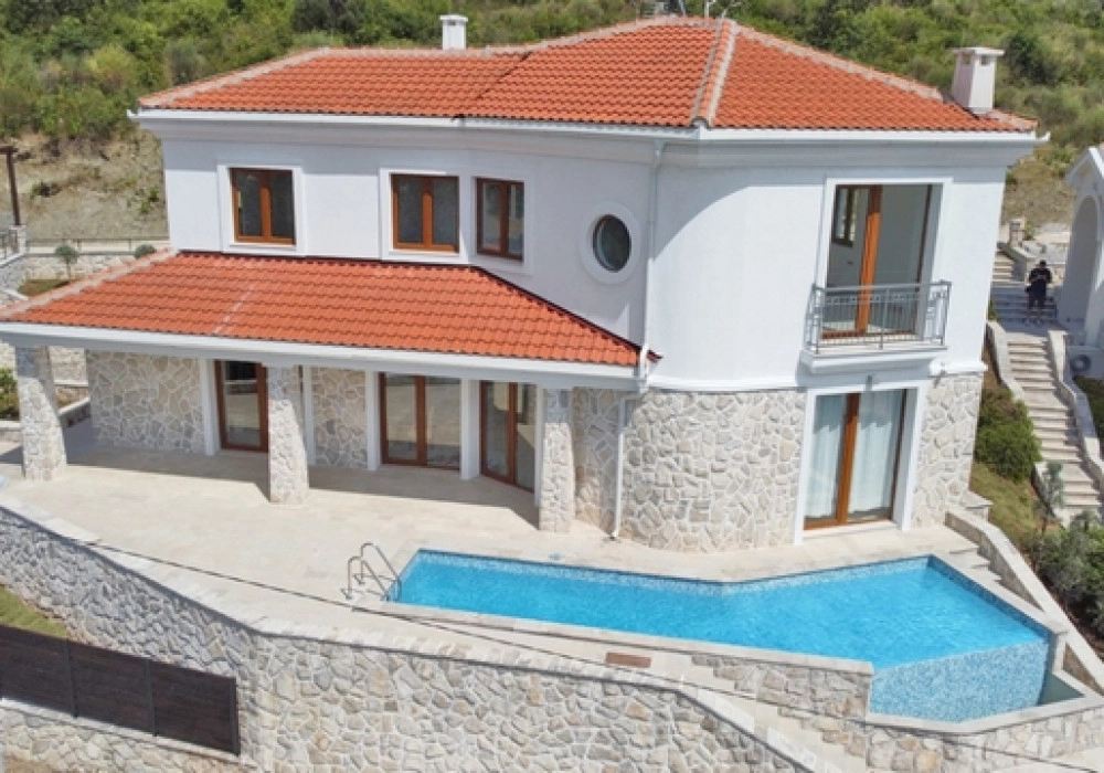 Moderna-kuca-sa-bazenom-u-Kavacu-Kotor-13 Kuća 320 m² – Kavač, Kotor — fotografija 14