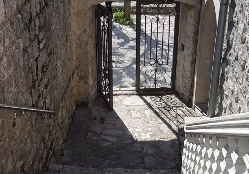 Plac-s-dvospratnom-vilom-u-Dobroti-Kotor-1 Plac 759 m² – Dobrota, Kotor — fotografija 2