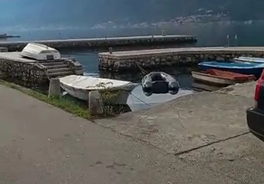 Plac-s-dvospratnom-vilom-u-Dobroti-Kotor-6 Plac 759 m² – Dobrota, Kotor — fotografija 7