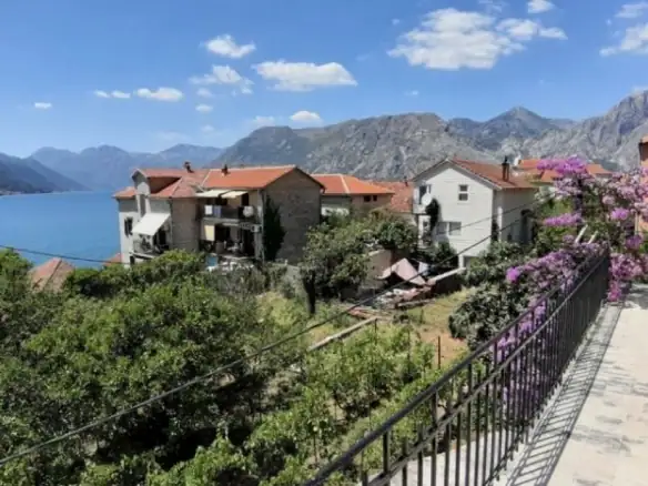 Plac 759 m² – Dobrota, Kotor — fotografija 13