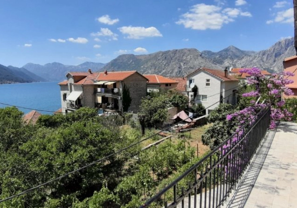Plac-s-dvospratnom-vilom-u-Dobroti-Kotor-12 Plac 759 m² – Dobrota, Kotor — fotografija 13