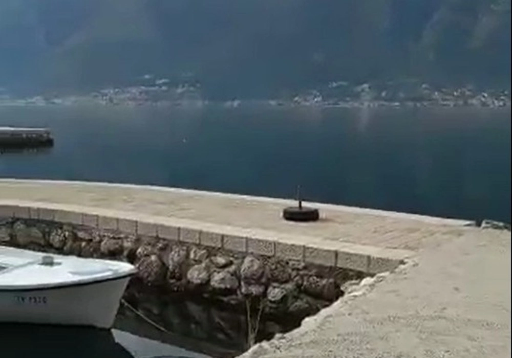 Plac-s-dvospratnom-vilom-u-Dobroti-Kotor-14 Plac 759 m² – Dobrota, Kotor — fotografija 15